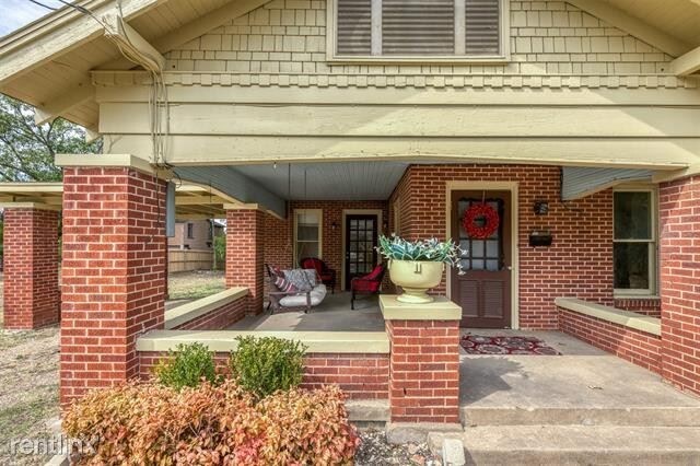 Foto del edificio - 2 br, 1 bath House - 613 N Grand Avenue