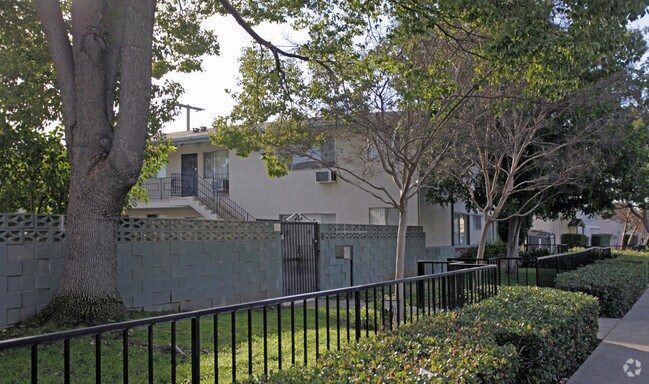 Foto principal - Patio Apartments
