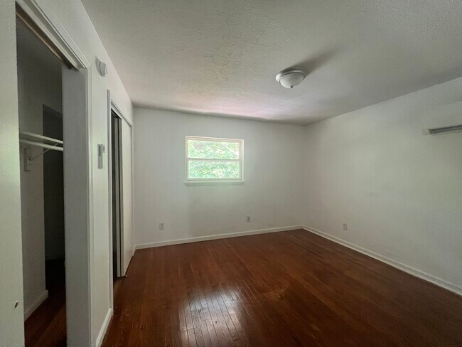 Foto del edificio - 511 W San Juan Dr