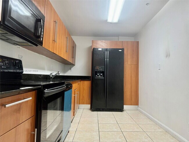 Building Photo - 3001 S Ocean Dr