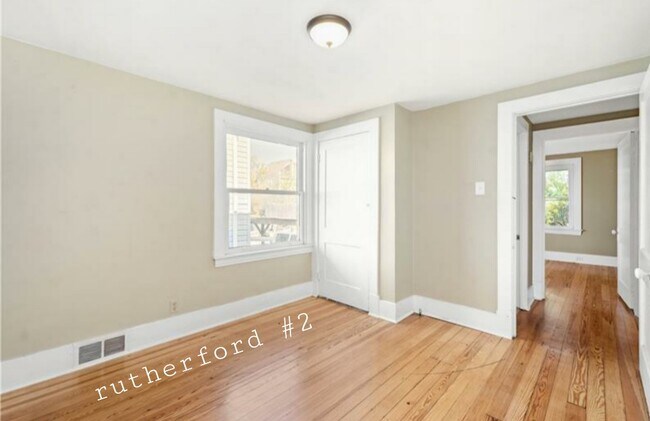 Foto del edificio - 1327 Rutherford Ave