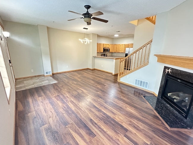 Building Photo - 1244 Chateau Ave