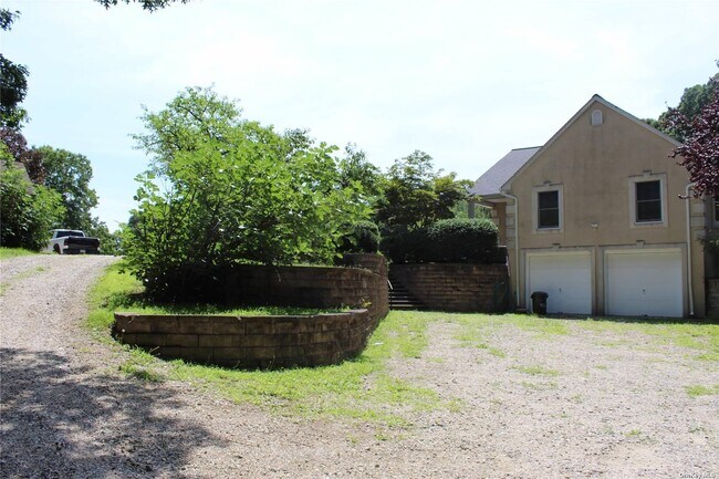 Building Photo - 100 Sheep Pasture Rd
