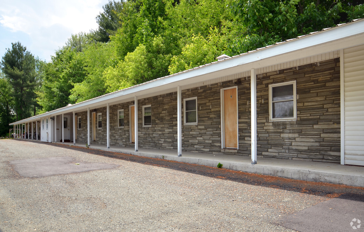 Building Photo - Hillside Apartments