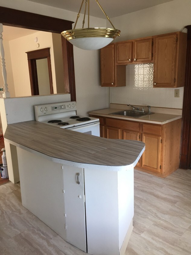 Kitchen - 205 N Brandywine Ave