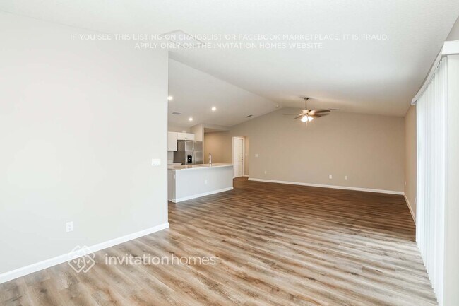 Foto del edificio - 691 SW Hillsboro Cir