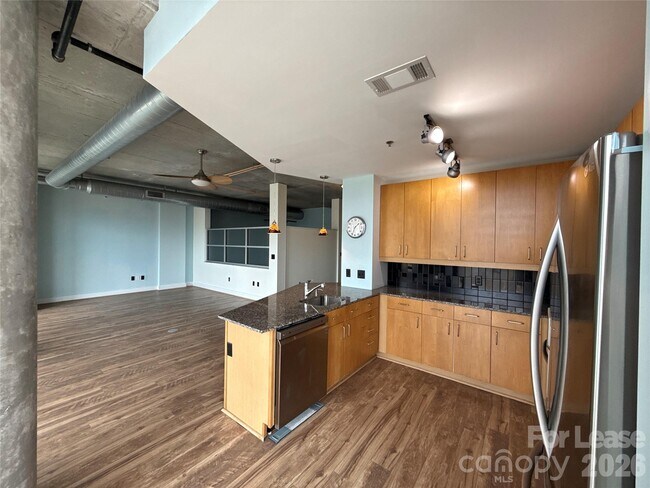 Foto del edificio - 505 E 6th St