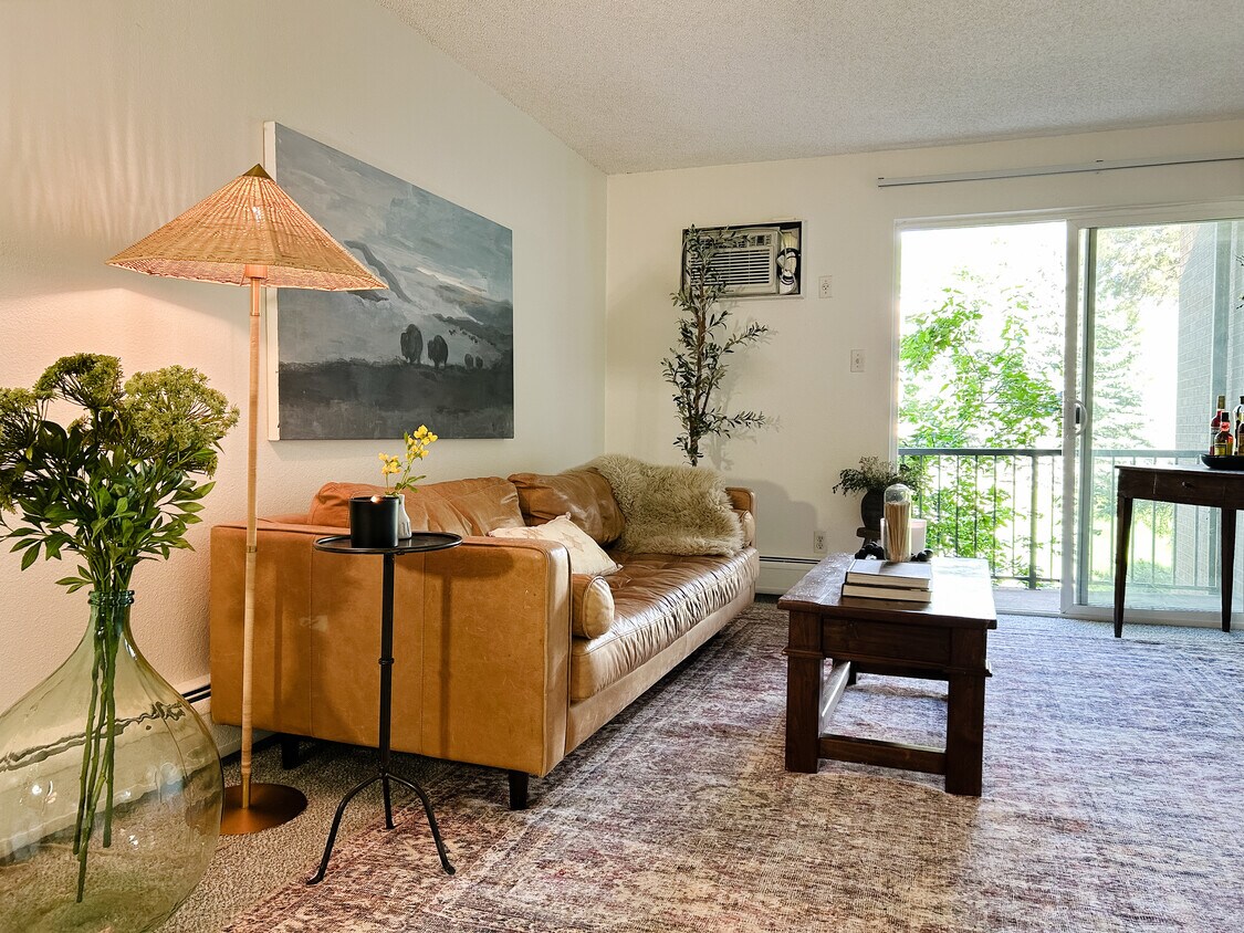 Foto principal - 1400 Golden Cir
