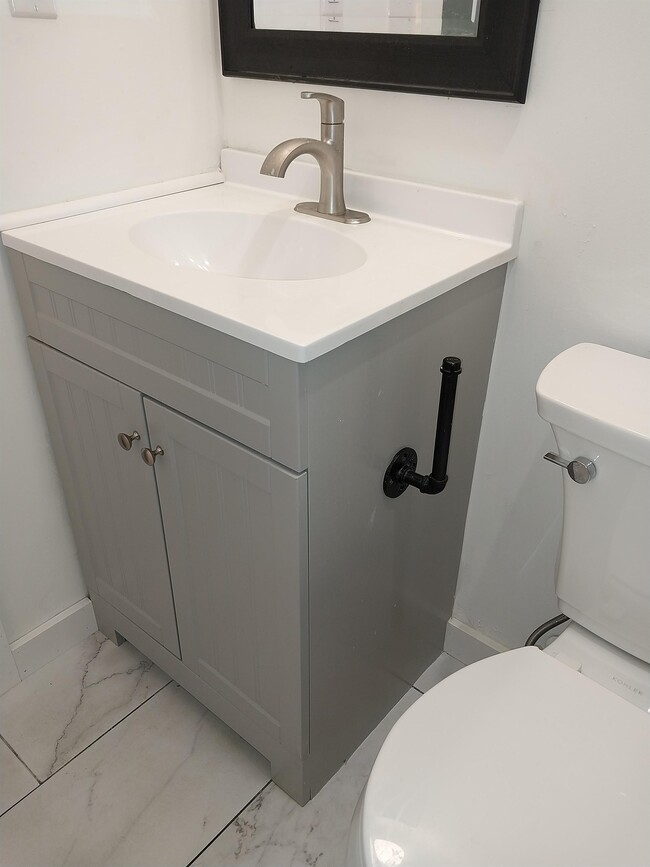 Building Photo - 2903 Elmore Rd SW