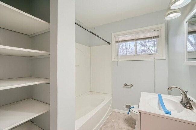 Foto del edificio - 1209 Sunnyside Dr, Farmington, MN, 55024