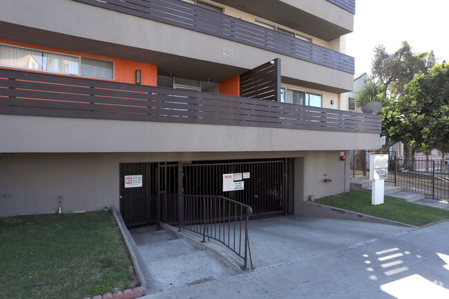 Building Photo - City West Apartments