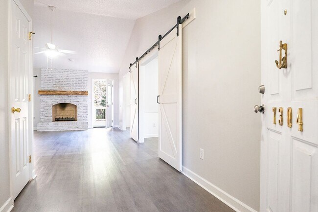 Foto del edificio - Spacious 3BR on Oversized Fenced Lot | GREAT PRICE!