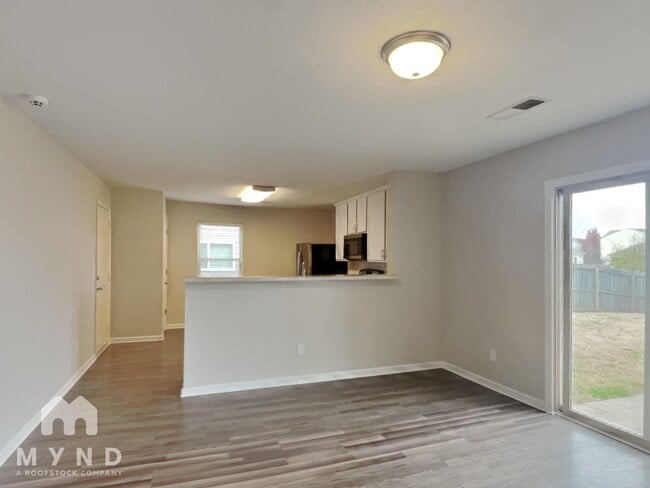 Building Photo - 104 David Barnes Dr