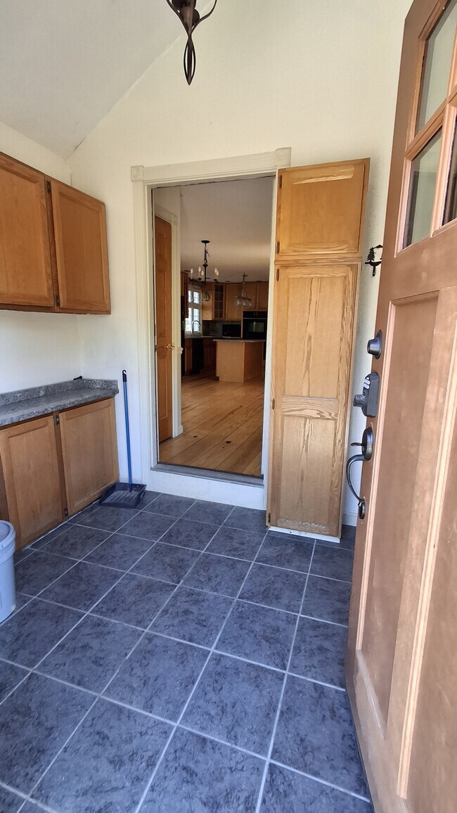 Foto del edificio - 24 Cassella Dr