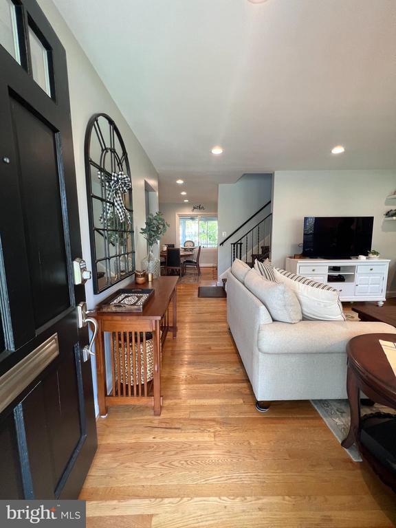Building Photo - 7113 Marlan Dr