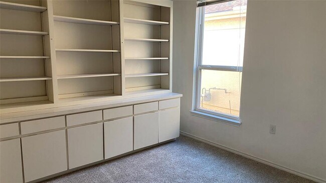 Foto del edificio - 102 Sunbird Ct