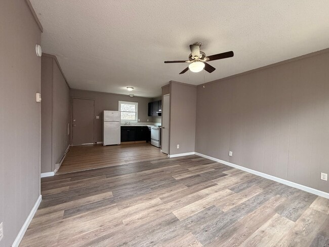 Building Photo - 199 Sheppard St