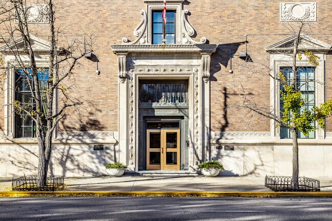 Building Photo - 350 N Meridian St