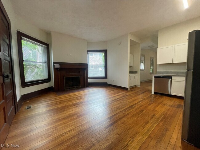 Foto del edificio - 1848 E 89th St