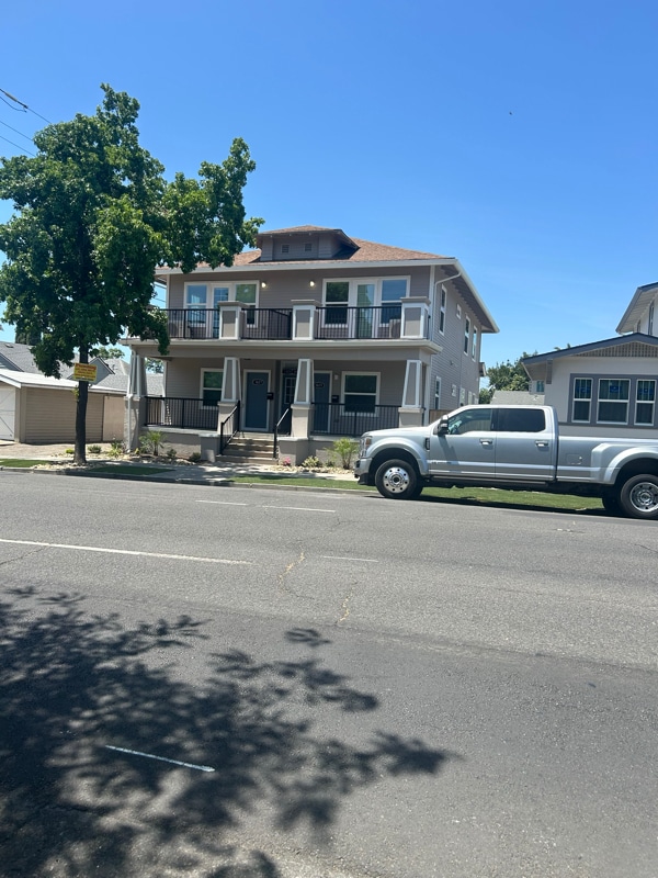 Building Photo - 1823 N Center St