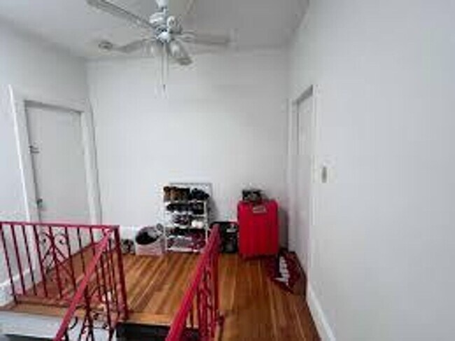 Building Photo - 735 Parker St