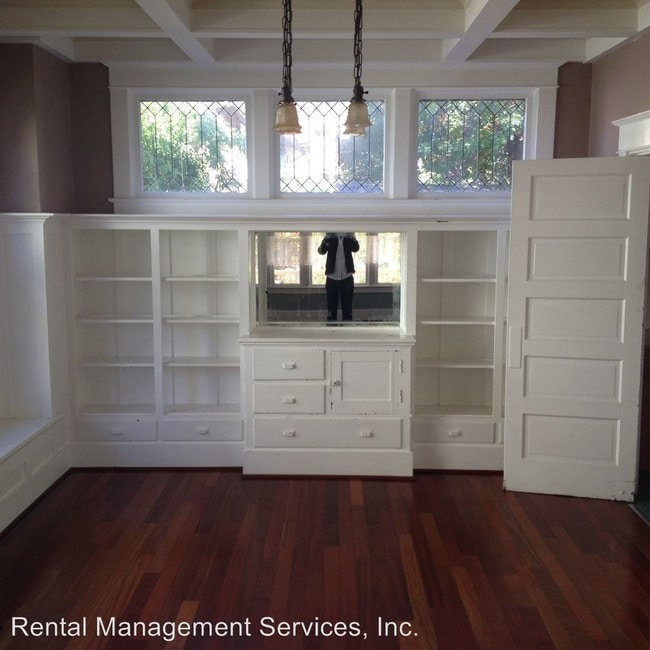 Building Photo - 3 br, 1.5 bath House - 67 NE Skidmore