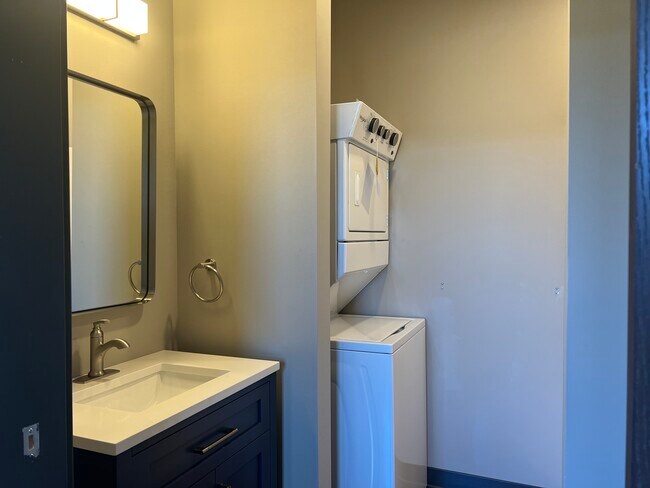 Bathroom - 2699 S Kinnickinnic Ave