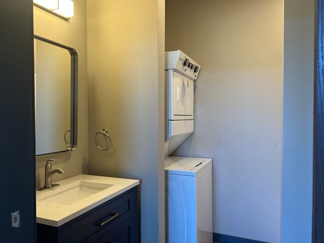 Bathroom - 2699 S Kinnickinnic Ave