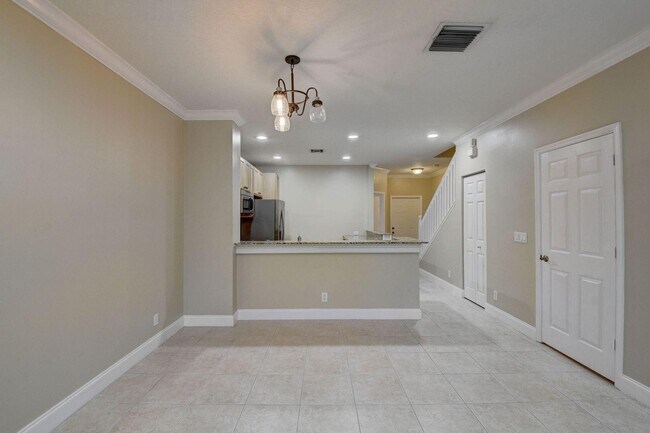 Building Photo - 9113 Tremezzo Ln