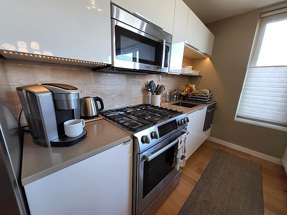 Foto del edificio - Two bedroom, two bathroom remodeled condo