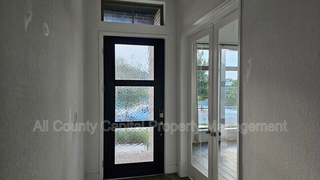 Foto del edificio - 145 Cyrus Milton Dr