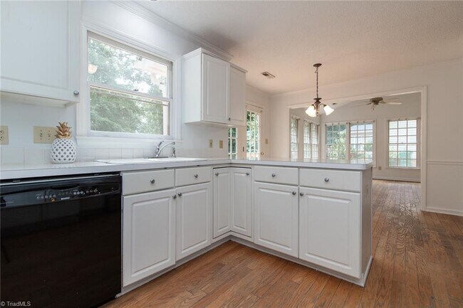 Kitchen with beautiful back view - 3333 Timberwolf Ave