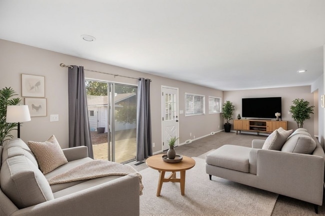 Foto del edificio - 4704 Briarwood Ave