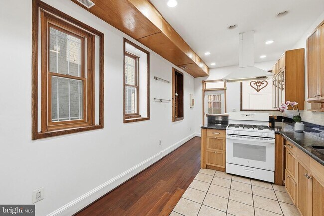 Foto del edificio - 1116 Monroe St NW