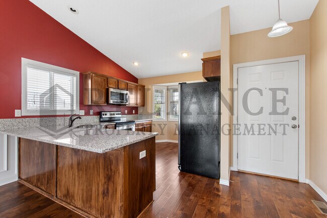 Building Photo - 5911 Hartford Dr
