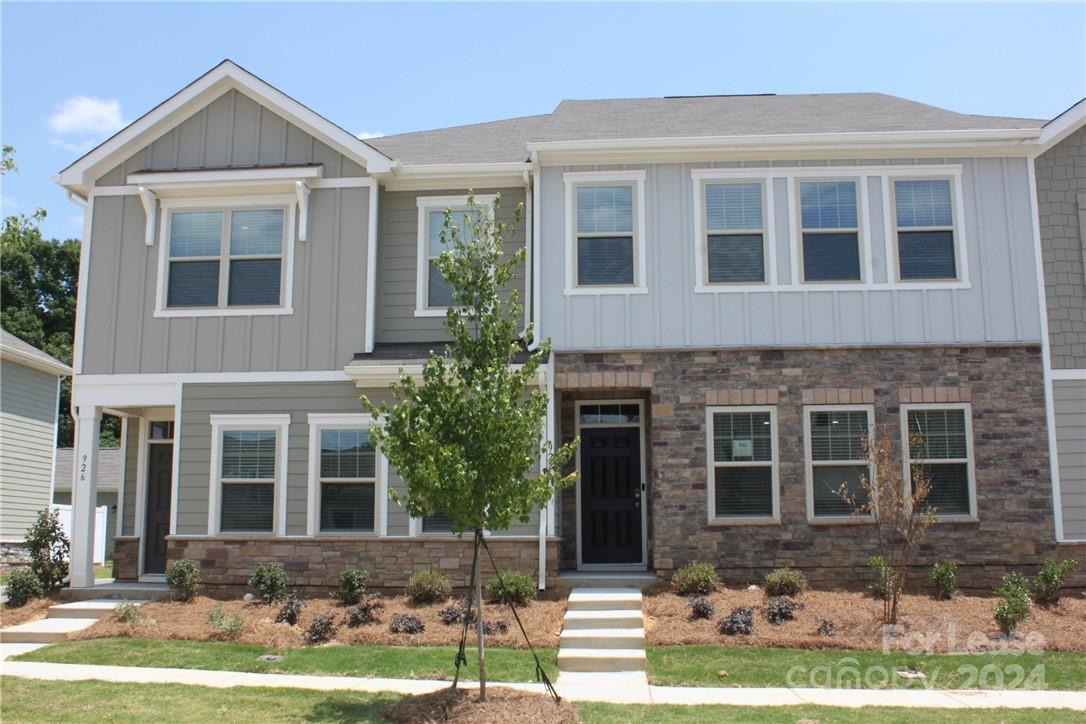 Foto principal - 922 Sagecroft Ln