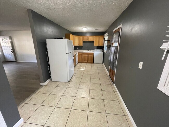 Foto del edificio - Single Family Home Close to KSU!