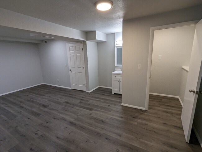 Building Photo - 1105 Mount View Ln, Colorado Springs, CO 8...