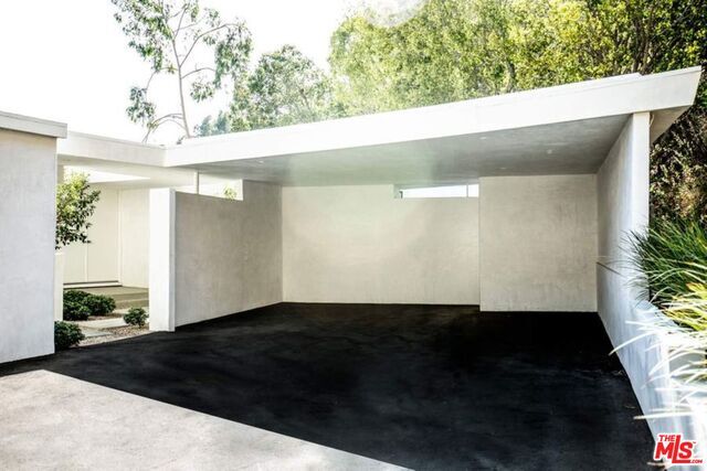 Foto del edificio - 1375 N Wetherly Dr
