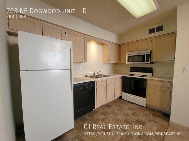 Building Photo - 203 NE Dogwood St