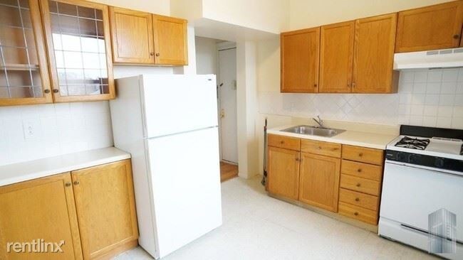 Building Photo - 3 br, 1 bath  - 82 Caryl Ave