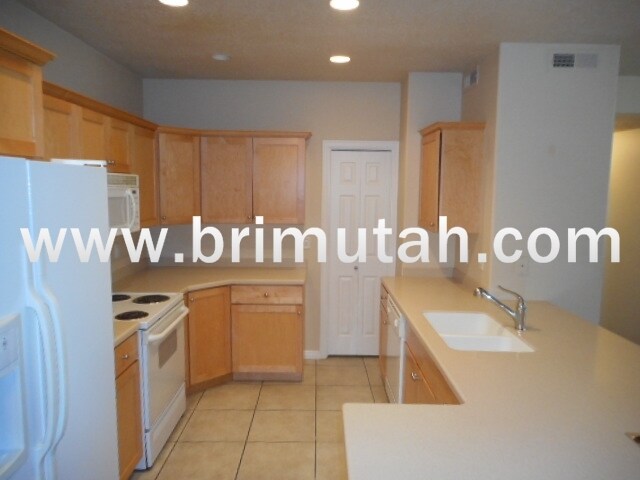Building Photo - 4985 E Swasont Way