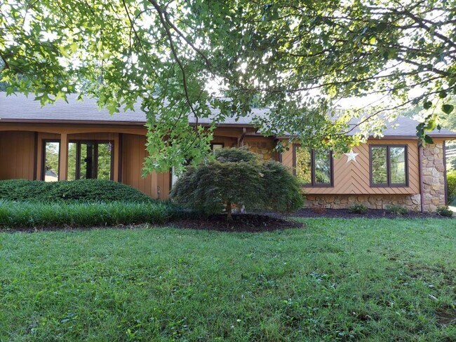 Foto del edificio - 20 Cedar Ridge Dr