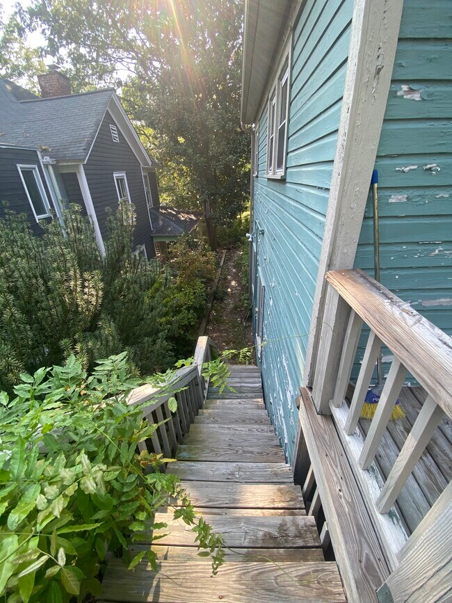 Stairs up to apt - 814 Berkeley St