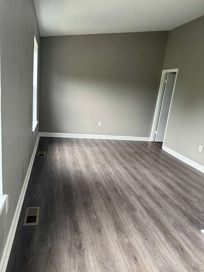 Building Photo - 10734 Castleton Way