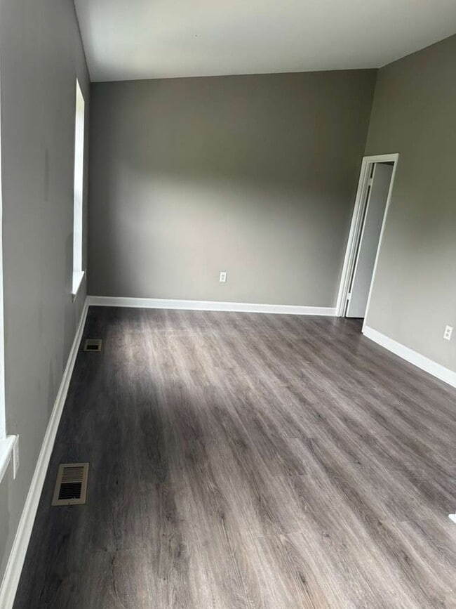 Foto del edificio - 10734 Castleton Way