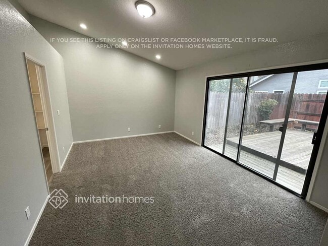 Foto del edificio - 7205 Sutherland Way