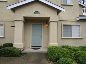 Building Photo - 142 Altamont Ct