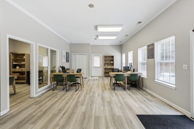 Building Photo - Aspen Pointe