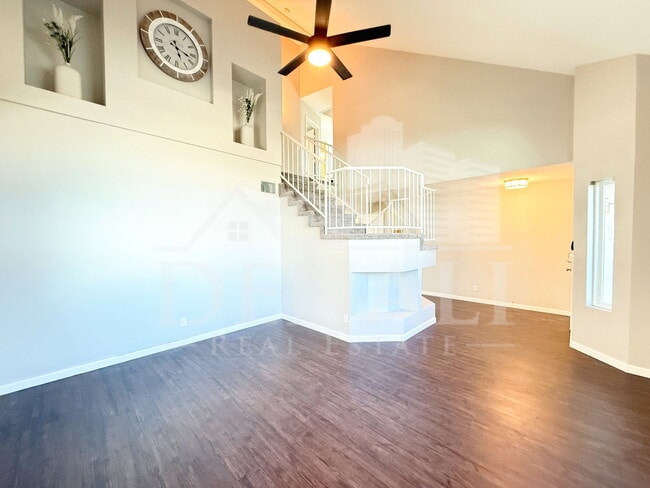 Building Photo - 1114 S Surfside Dr